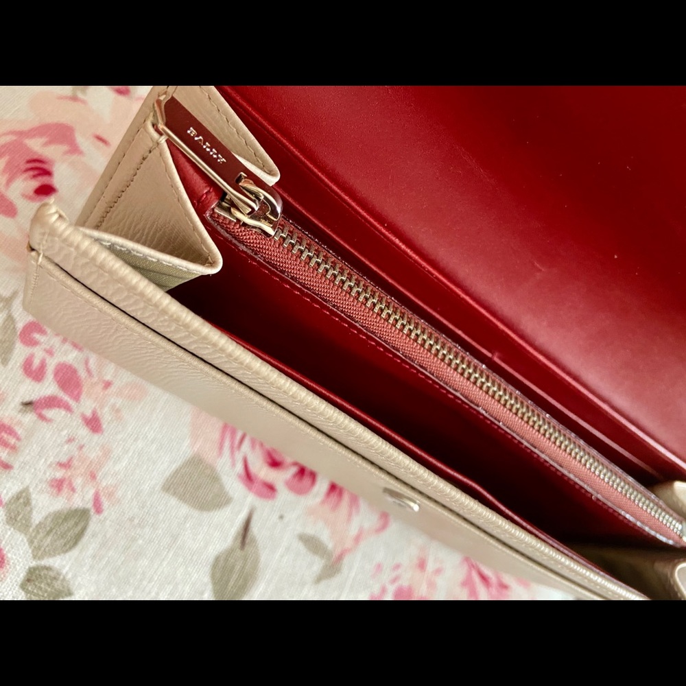 Bally beige long wallet